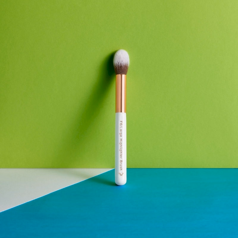 Pigment Play - Large Highlighter Brush