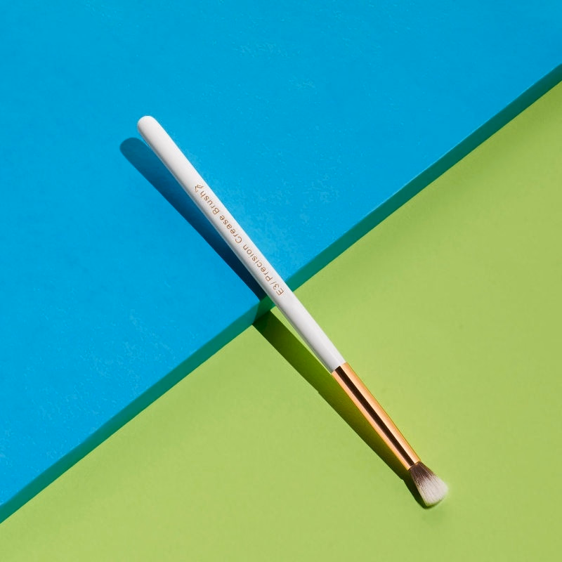 Pigment Play - Precision Crease Brush