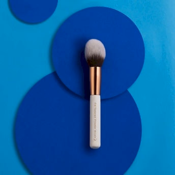 PIGMENT PLAY - TAPERED POWDER BRUSH