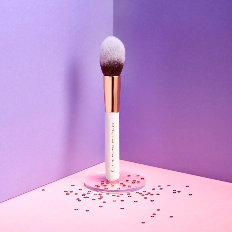PIGMENT PLAY - TAPERED POWDER BRUSH