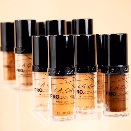 L.A Girl - Natural - Pro Coverage - HD  Illuminating Liquid Foundation