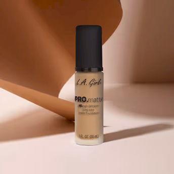 L.A. Girl PRO Matte Foundation - Bisque