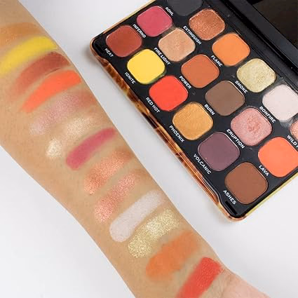 Makeup Revolution - Fire - Forever Flawless - Eyeshadow Palette-18 Smooth & Rich Shade