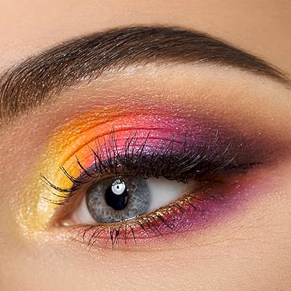 Makeup Revolution - Fire - Forever Flawless - Eyeshadow Palette-18 Smooth & Rich Shade