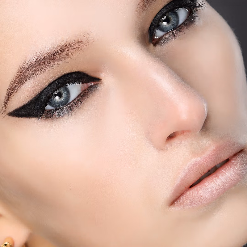 Makeup Revolution Gel Eyeliner Pot with Brush - Black