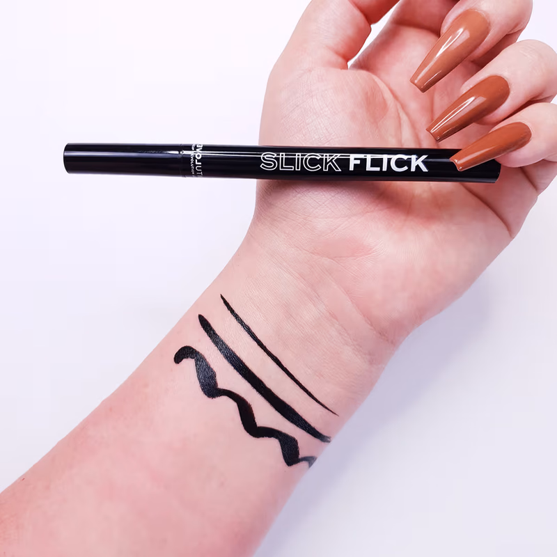 Makeup Revolution - Slick Flick - Relove Eyeliner Black