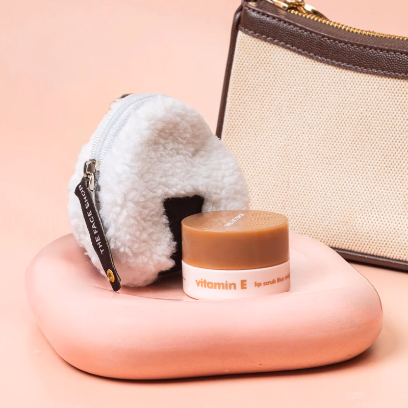 The Face Shop - Vitamin E Rice Lip Scrub - With Free Sushi Pouch