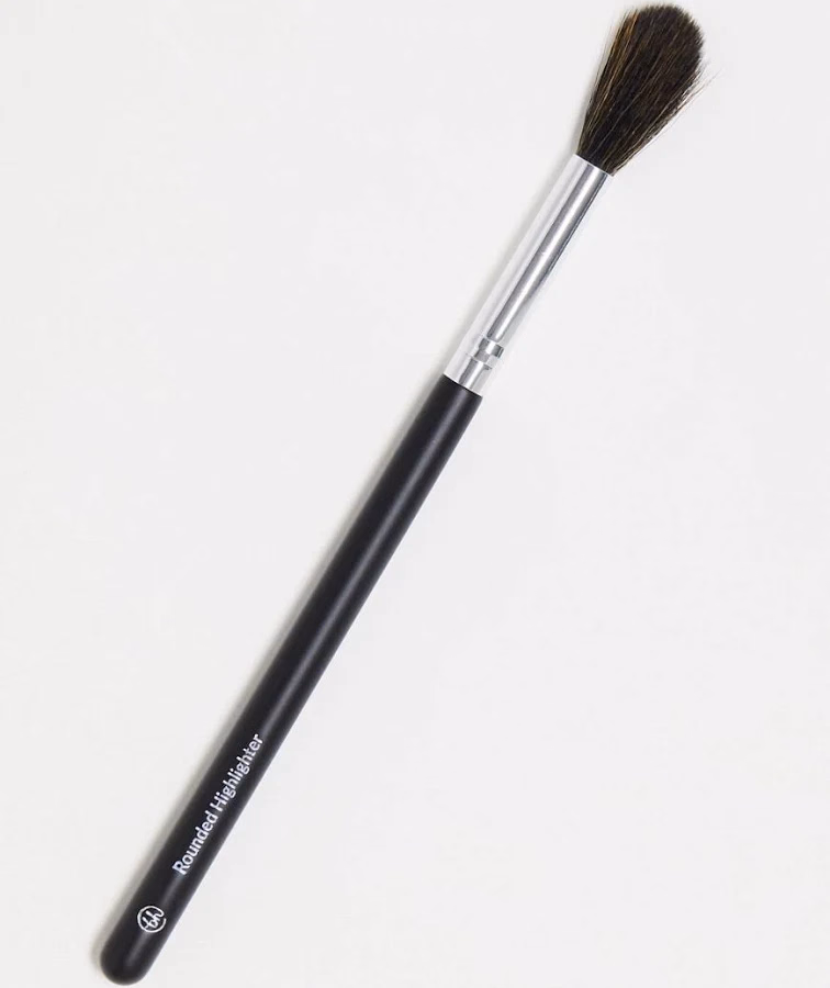 BH Cosmetics Rounded Highlighter Brush