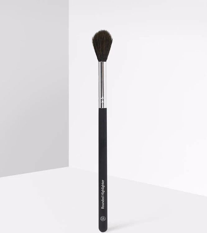 BH Cosmetics Rounded Highlighter Brush
