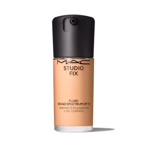 M.A.C - NC6 - Studio Fix Fluid SPF 15 - Soft Matte Foundation With Hyaluronic Acid